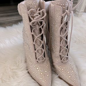 Steve Madden boots size 9, new condition never wore them.